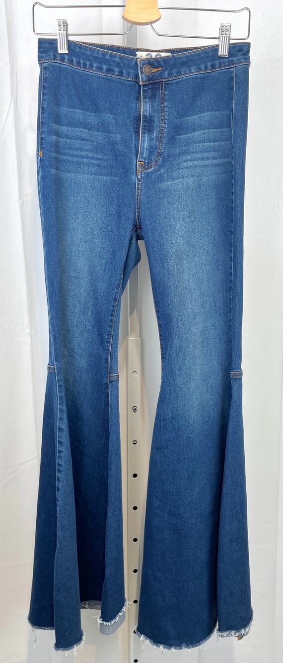 WE THE FREE People Flare Jeans Cut Off Bell Bottom Zip Fly Stretch Blue Size 28